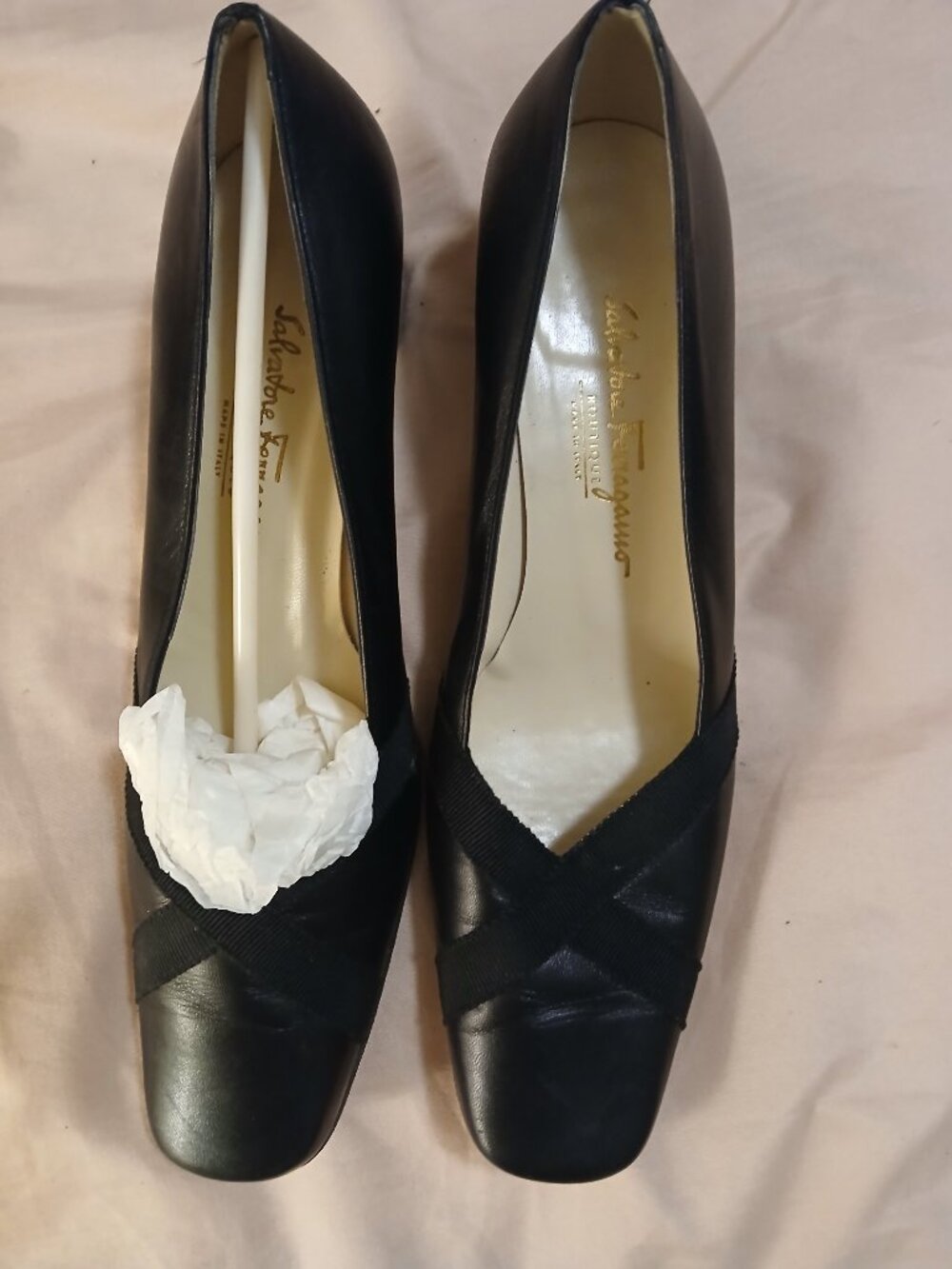 Ferragamo Salvatore Ribbon Heels 9